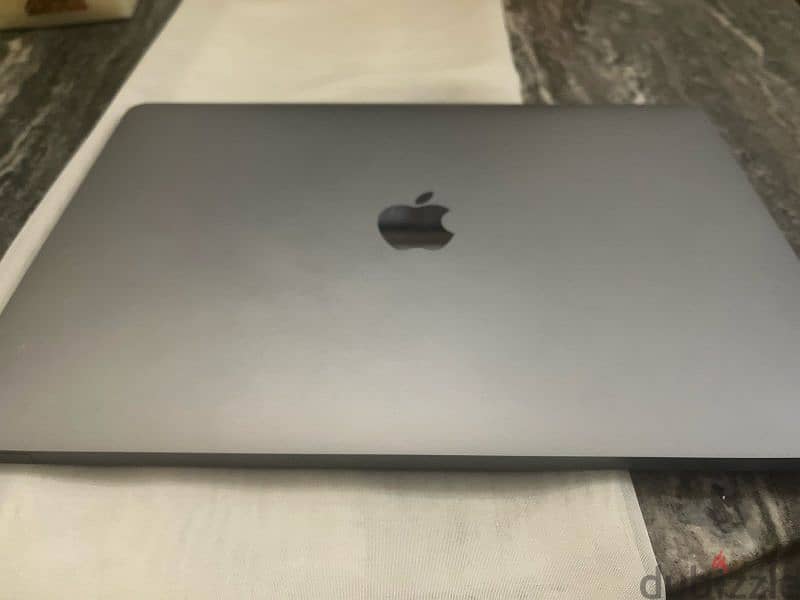 Apple macbook pro 2017 2