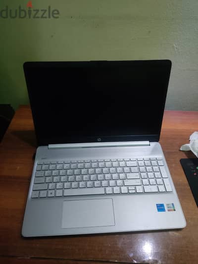 Laptop HP i5 11th gen h 512 SSD 8 ram