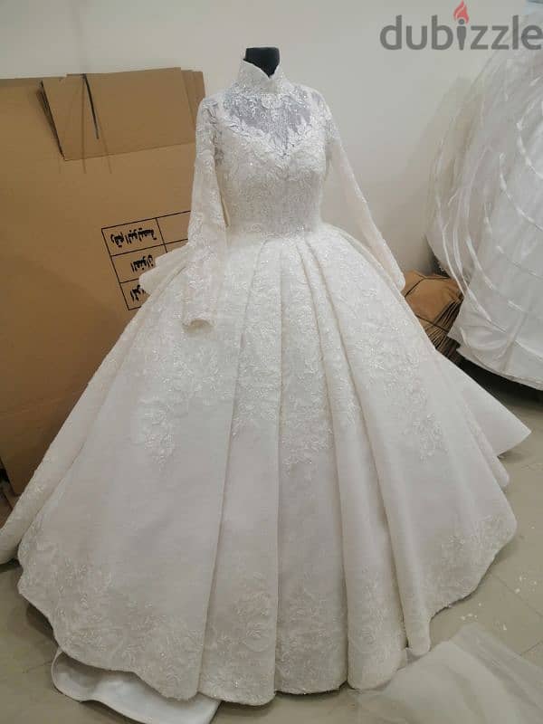 Wedding dress, فستان زفاف شبه جديد 0