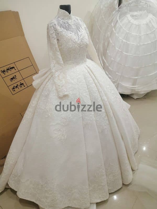 Wedding dress, فستان زفاف شبه جديد 1