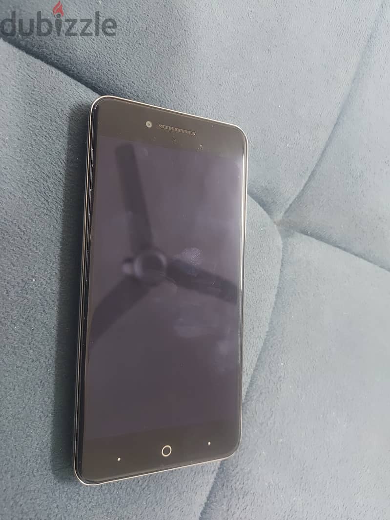 ZTE Blade A610 2