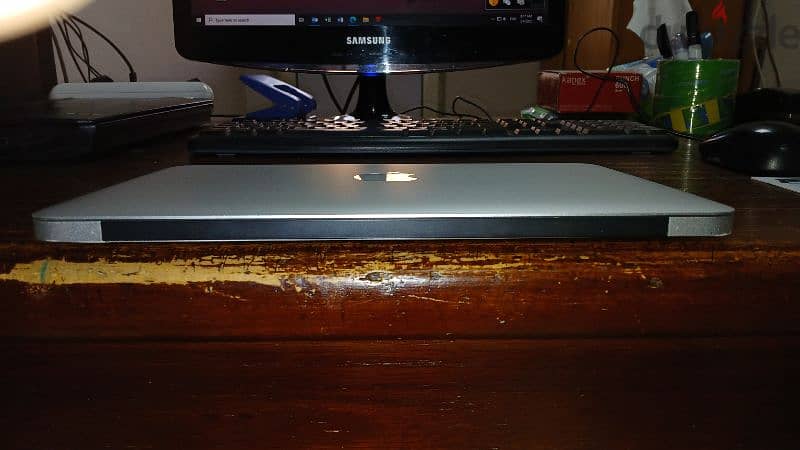 Macbook Air 11" Early 2015 4