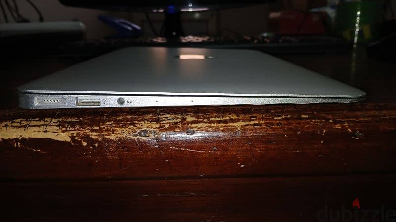 Macbook Air 11" Early 2015 5