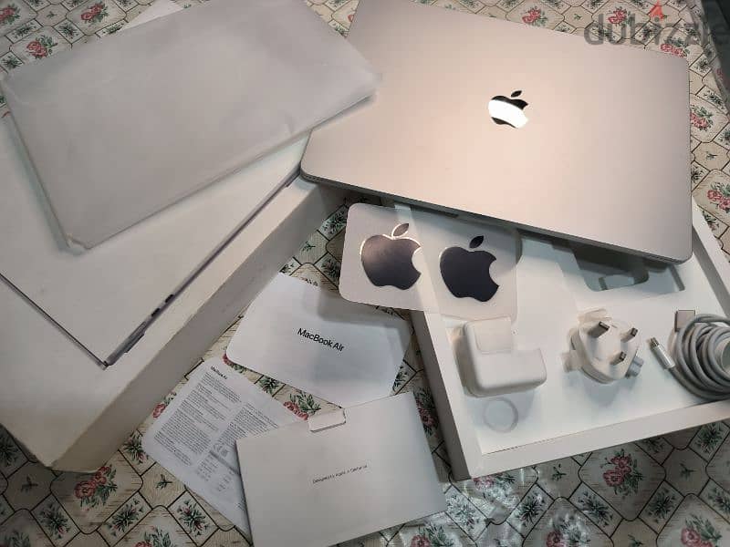 MacBook air M2 100% 15 INCH 9 C. C Arabic English A++ with all contents 0