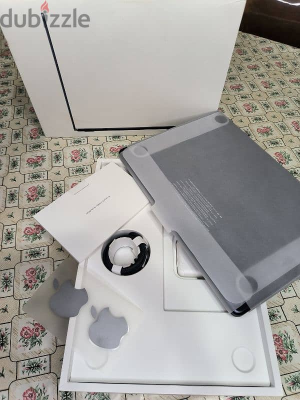 MacBook air M3 100% 12 C. C Arabic English A+++ with all contents 0