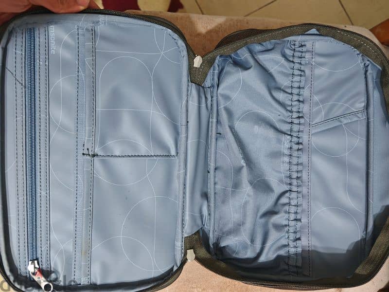 Samsonite travel pouch 3