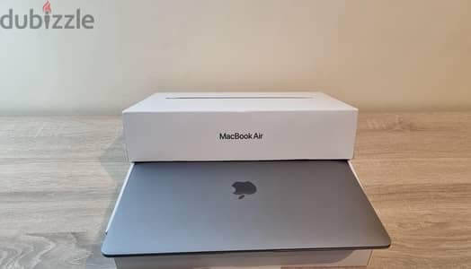 Macbook Air M1 انتاج ٢٠٢٤ جديد تماما بدون ولا خدش ضمان ساري