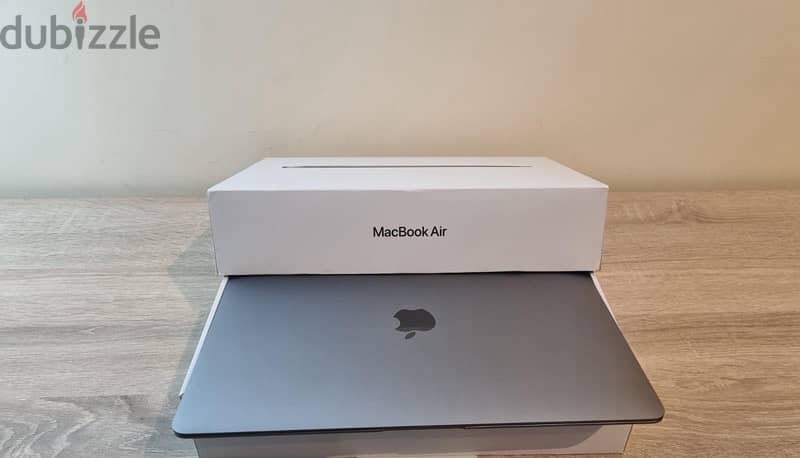 Macbook Air M1 انتاج ٢٠٢٤ جديد تماما بدون ولا خدش ضمان ساري 0