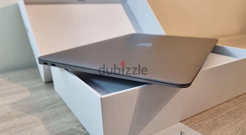 Macbook Air M1 انتاج ٢٠٢٤ جديد تماما بدون ولا خدش ضمان ساري 1