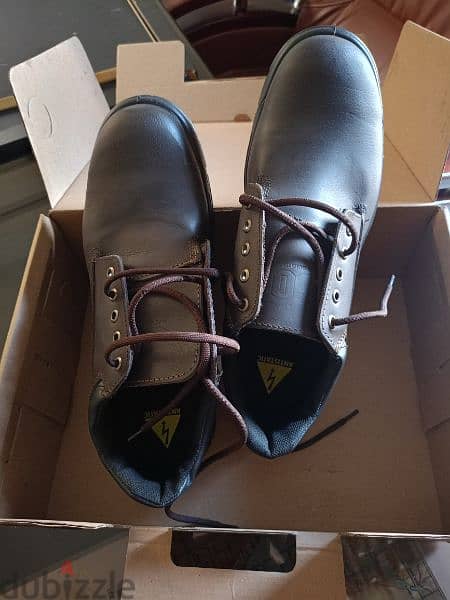 سيفتى بوت جديد  Safety shoes 2