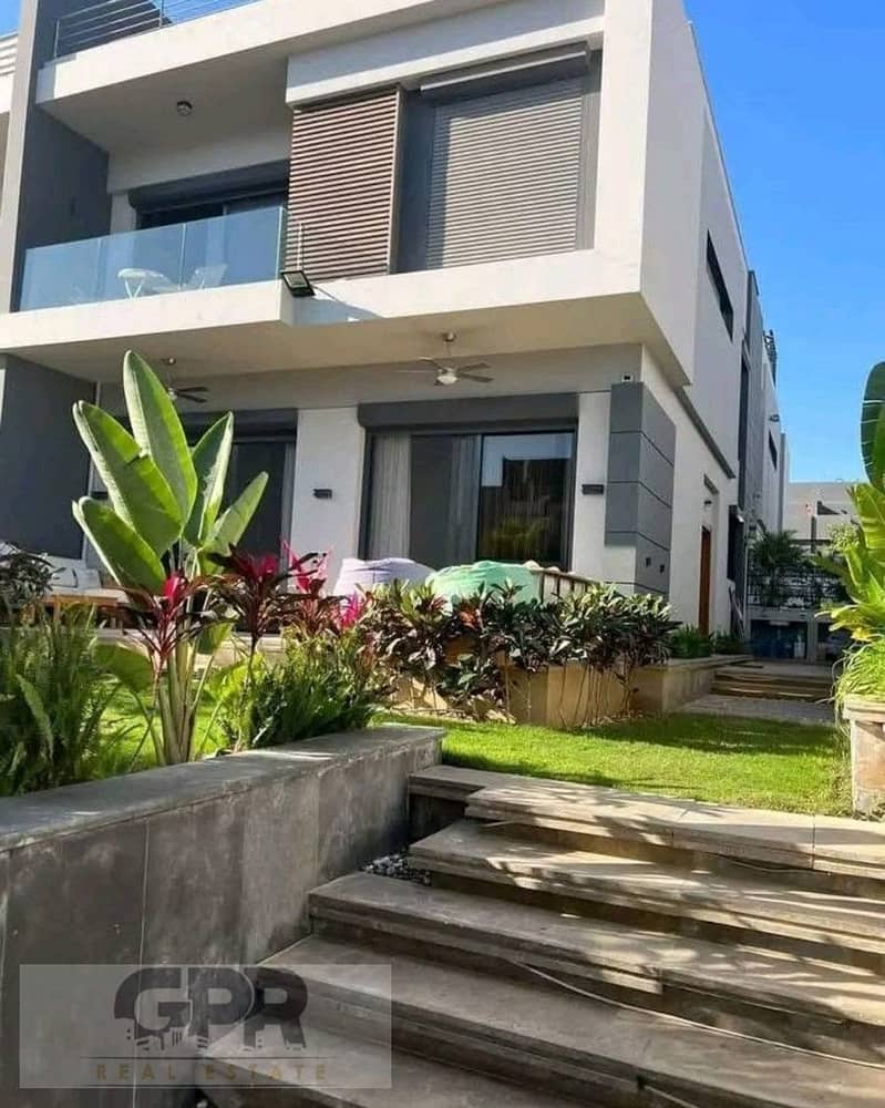 فيلا للبيع جاهزه للمعاينه فورا في كمبوند هايد بارك بسعر لقطه | Villa for sale 0