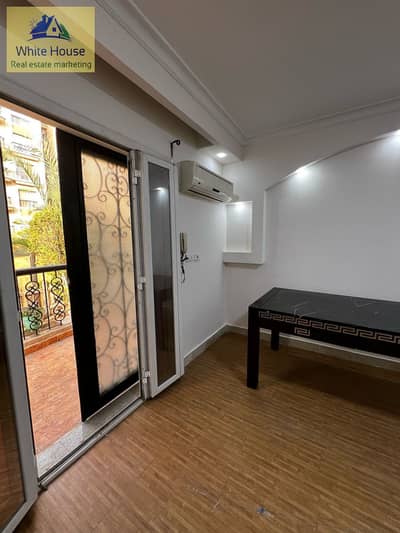 Studio for rent with private garden, semi-furnished, kitchen and air conditioners