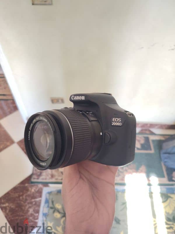 Camera Canon 2000D 4