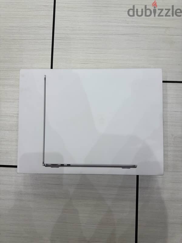 Macbook Air M3 16GB Ram Like New 4