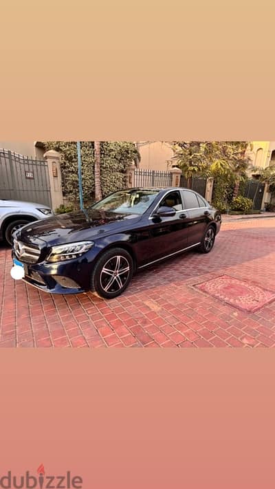 Mercedes-Benz C180 2020 ( 4,000 KM ONLY )