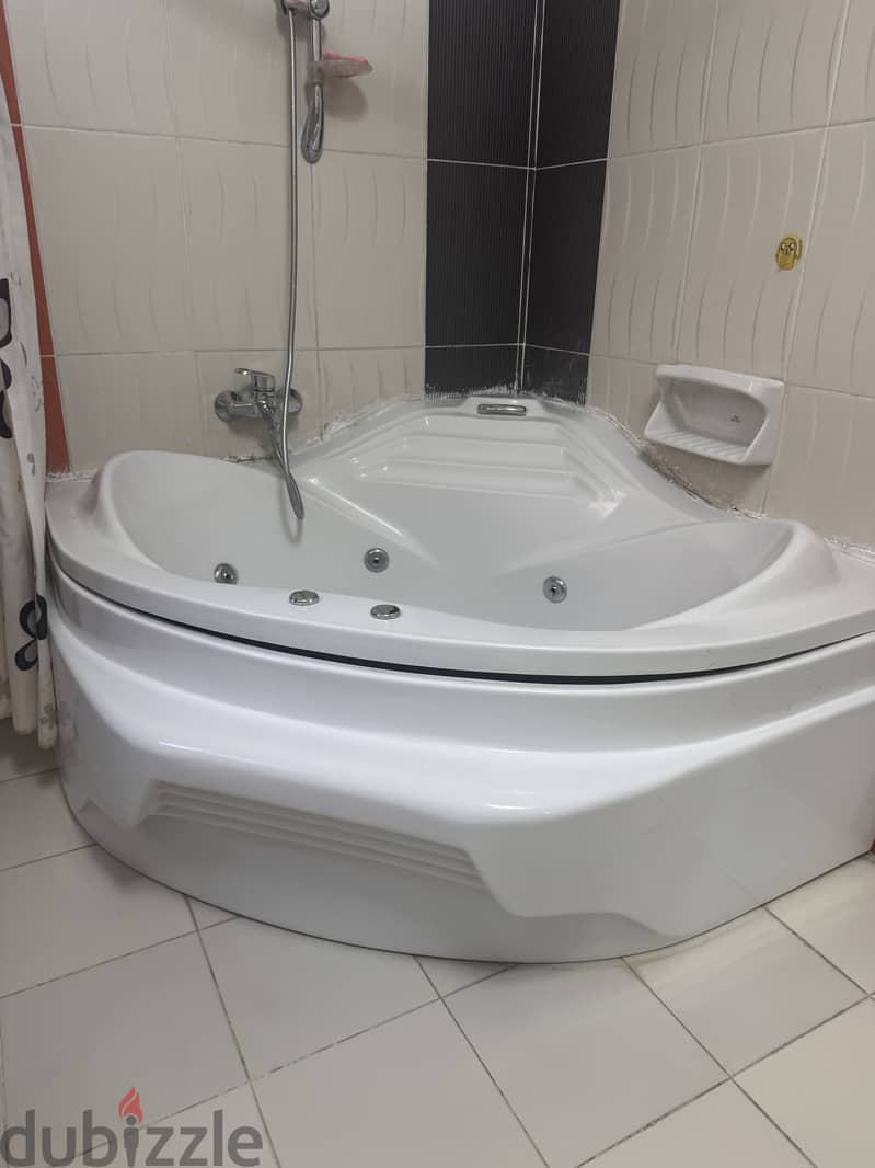 Jaccuzi بانيو چاكوزي ايديال استاندرد 2