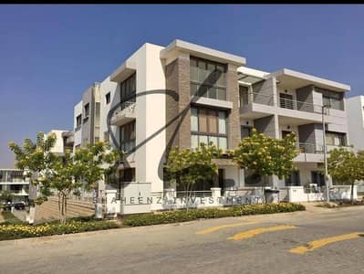 For quick sale from the owner, a 111-meter apartment without an overhead in front of Cairo International Airport, inside the Taj City Compound