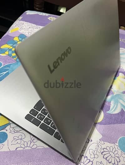 Lenovo laptop 1TB, 8ram, core i3, hard ssd