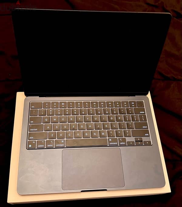 MacBook Air M3 16Gb 256Gb 1