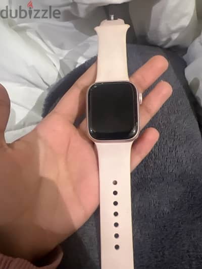 Apple Watch series 9 in pink