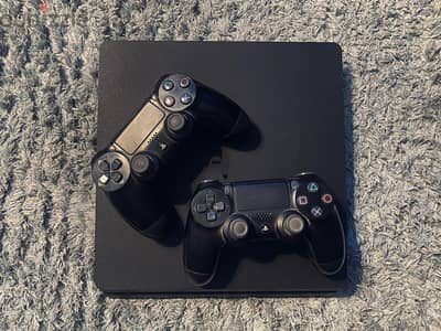 PS4 Slim 500gb - 2 Original Controllers System Software : 10.50 Games