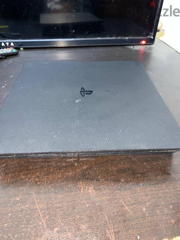 ps4 slim 1TB بلايستيشن ٤ سليم 2