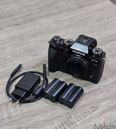 camera fujifilm xt4 with 2 original batteries xt4 كاميرا فوجي