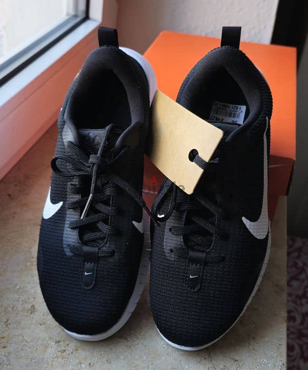 حذاء نايكي مقاس ٣٨ | Nike Shoes Size 38 1