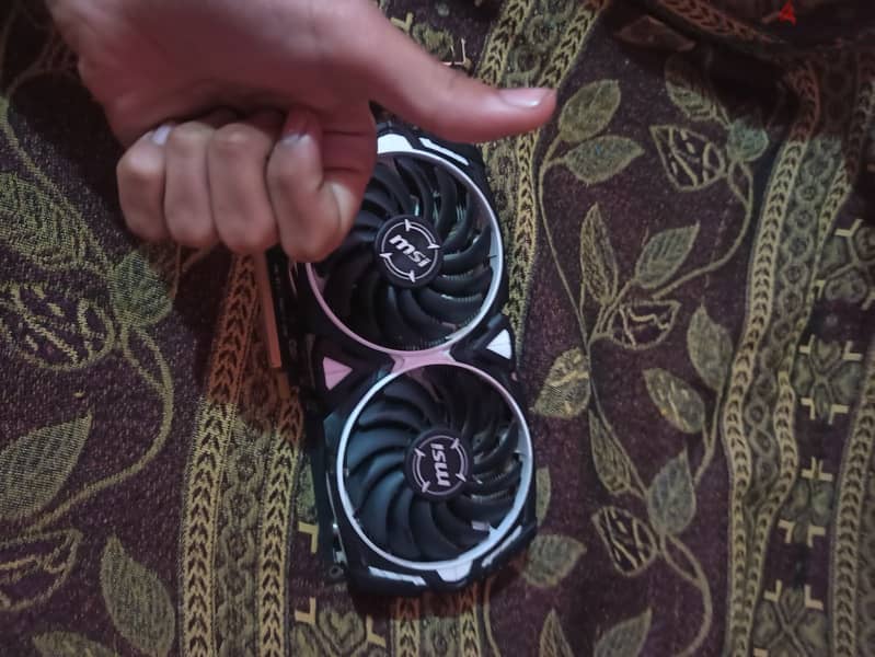 rx 580 8gb + كيبورد و موس 0