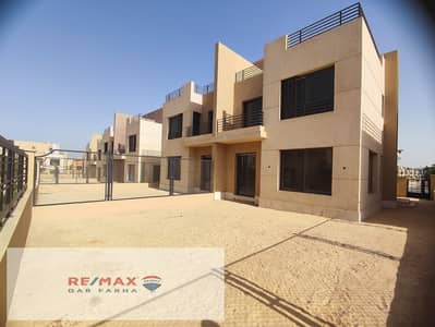 Twin house for sale in ALMA compound