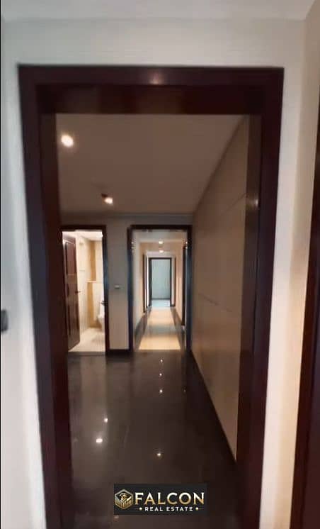 Receive an apartment under the management of the Hilton Hotel, an investment opportunity in dollars, finished with air conditioners, all rooms have a 0