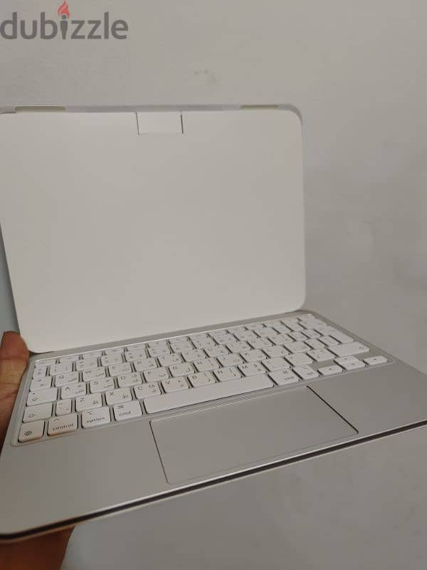 Apple Magic Keyboard 11 in M4  White عربى انجليزي 2