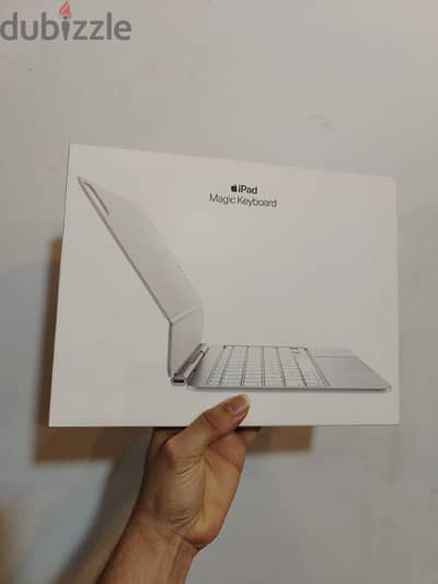 Apple Magic Keyboard 11 in M4  White عربى انجليزي