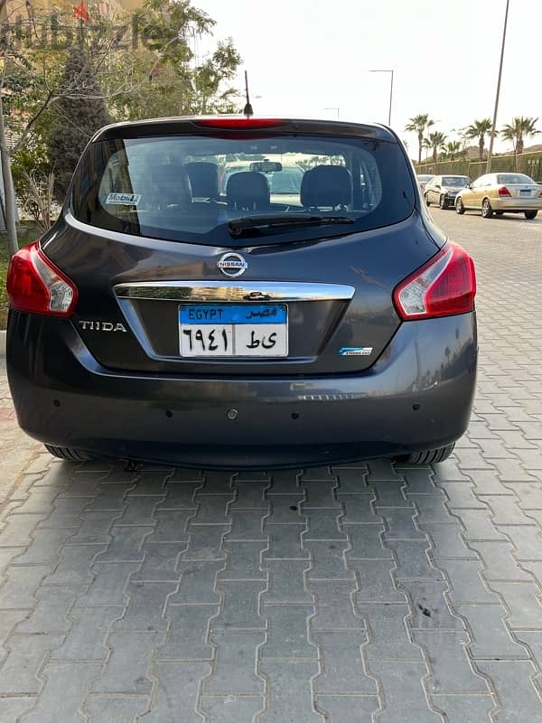 Nissan Tiida 2015 0