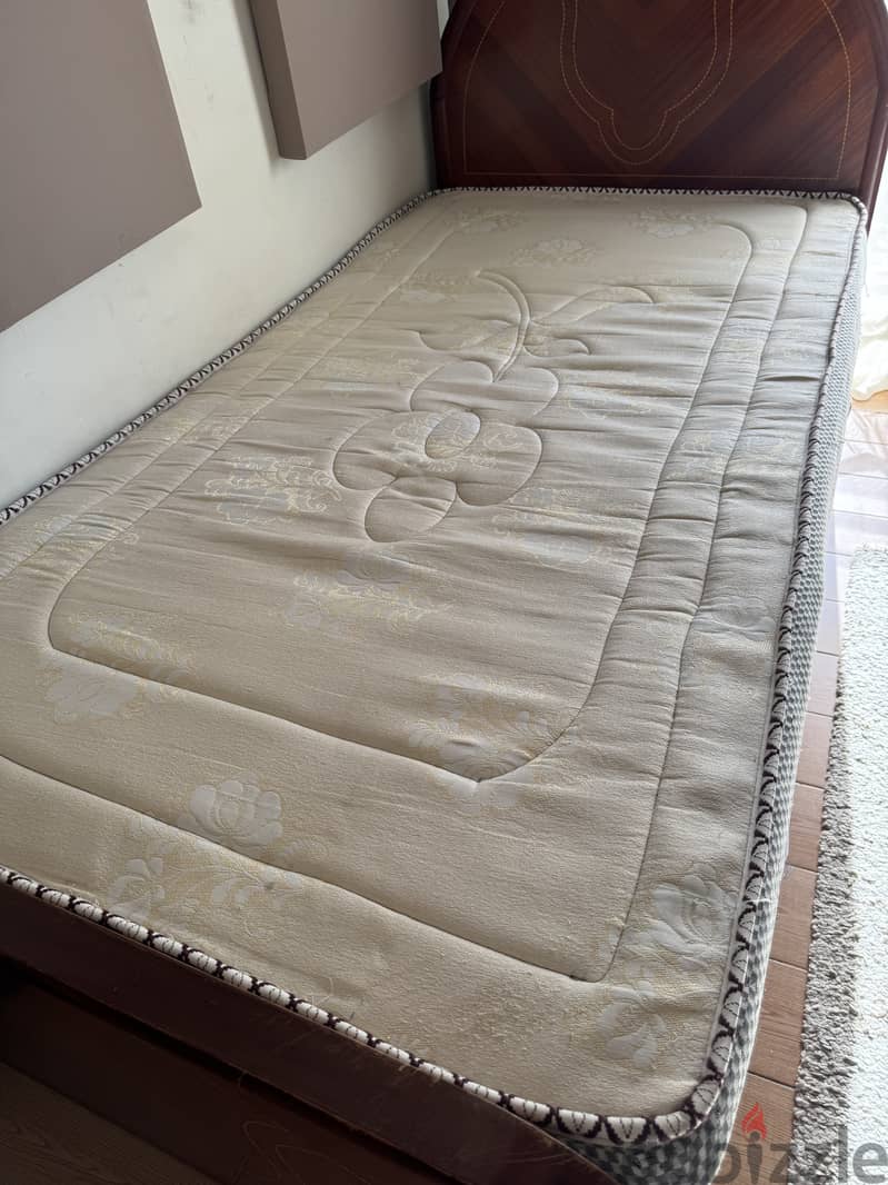 Bed zan wood & mattress Size 190x100 and the mattress is like new 3