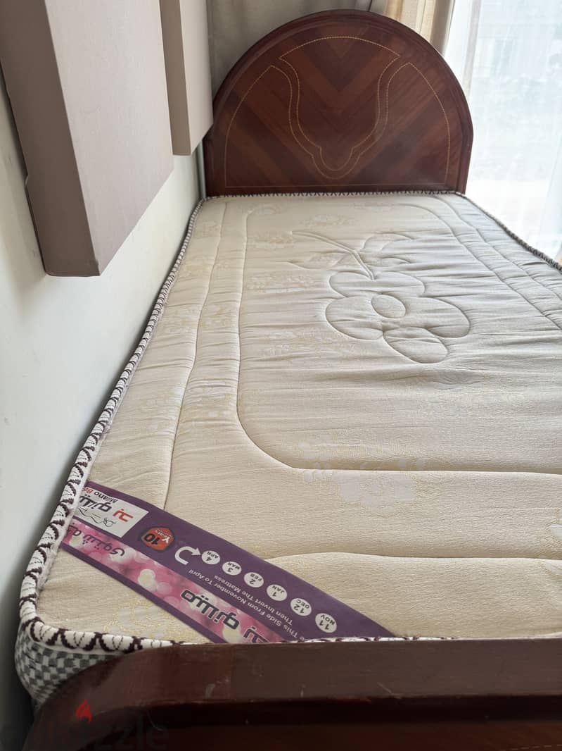 Bed zan wood & mattress Size 190x100 and the mattress is like new 4