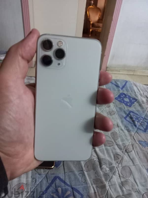 iPhone 11 Pro 1