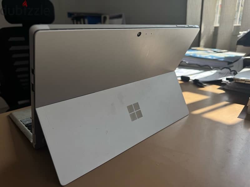 microsoft Surface 5 pro tab & laptop 2-1 2