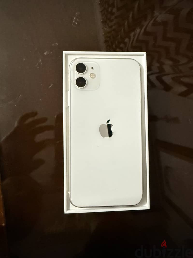 I phone 11 - used - white 1