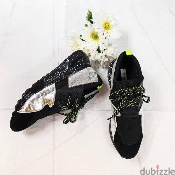 حذاء رياضي ماركة Steve Madden 7