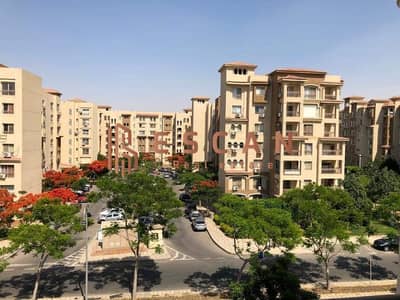 for unfurnished rent in Madinaty, apartment 135meter, open view, in B3 near to the club and exption market and mosque and minutes to open air malli