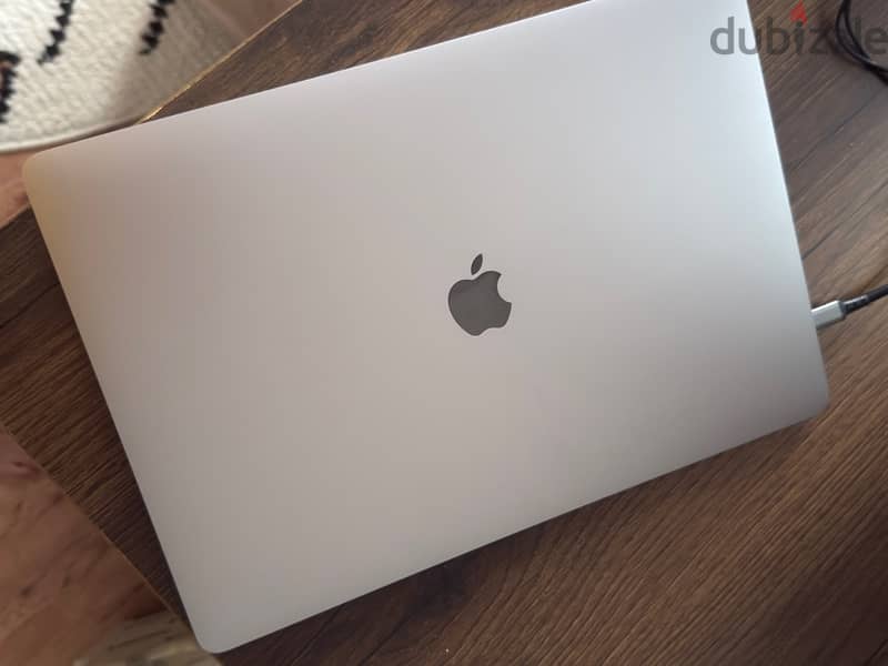 MacBook i9 2019 2