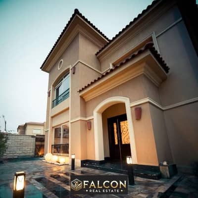 For sale, a corner townhouse, 270 m, immediate delivery, Fifth Settlement, minutes from Nasr City and Heliopolis