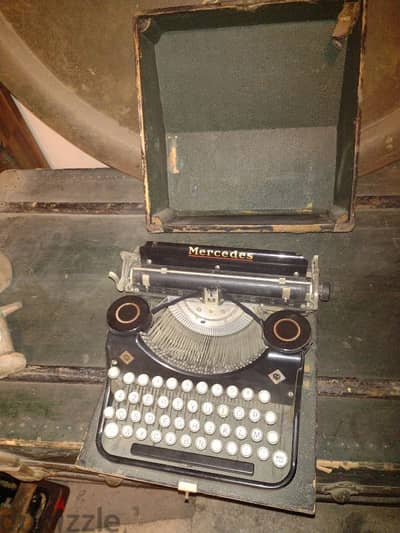 Mercedes Type writer