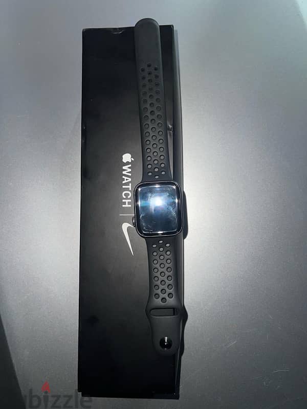 apple watch series 5 nike 44m 0