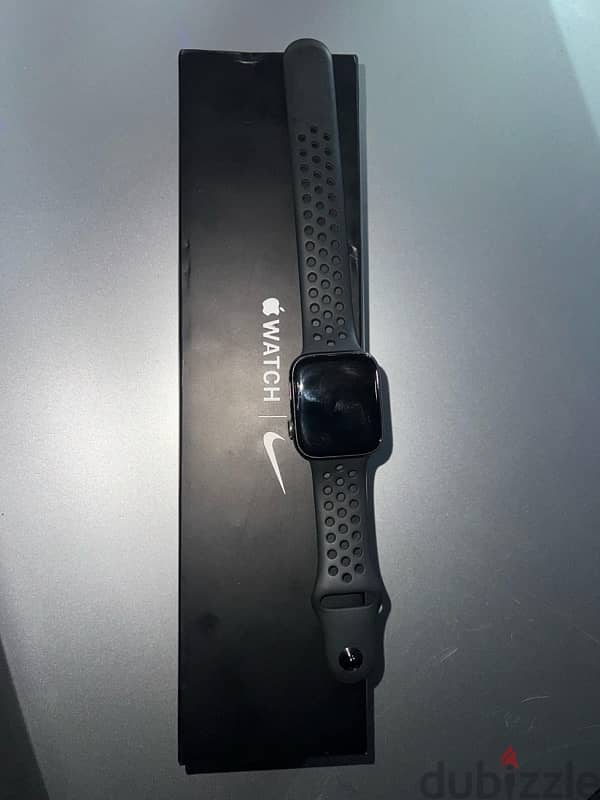 apple watch series 5 nike 44m 1