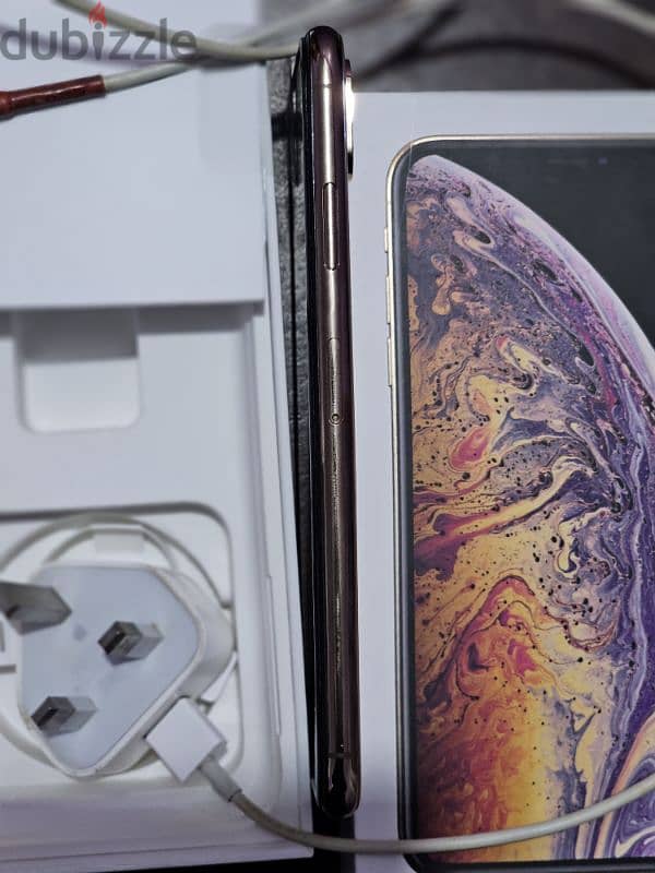 للبيع ايفون XS MAX 64G GOLD 4