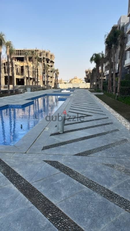 patio oro باتيو اورو بنت هاوس pent houseرووف ٧٠ م و دورين ١٥٨م 0