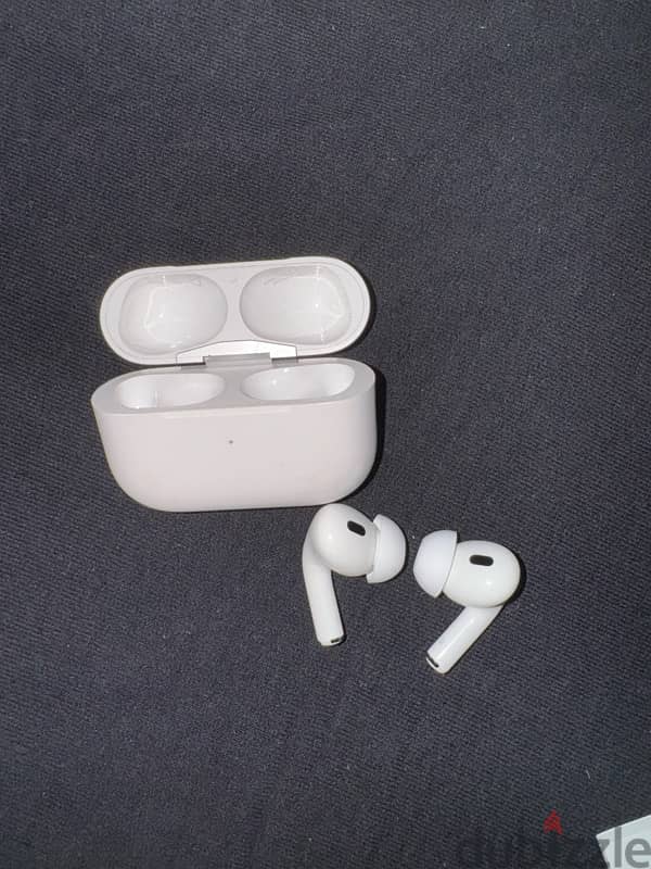 Apple AirPods Pro (2nd Generation) with MagSafe Case (USB‑C) ​​​ 1