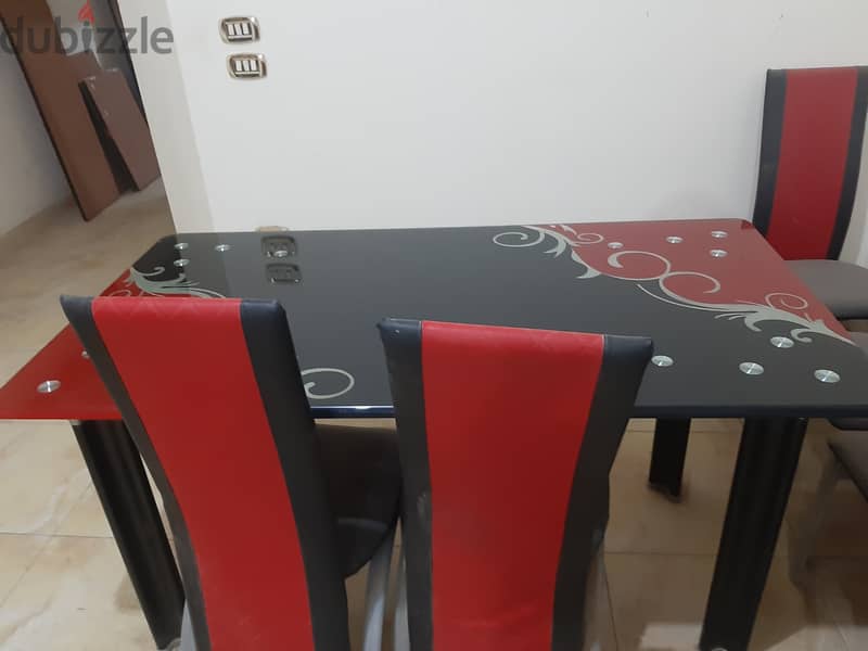 Dining Table and 6 Chairs 3